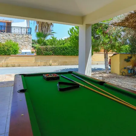 Tsikkos Ena Holiday home Makounta