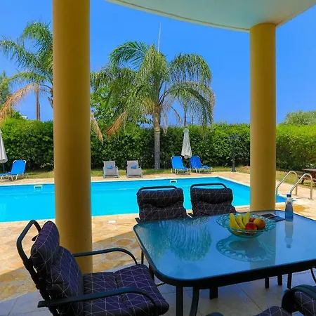 Holiday home Tsikkos Ena