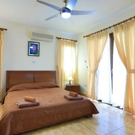 Holiday home Tsikkos Ena